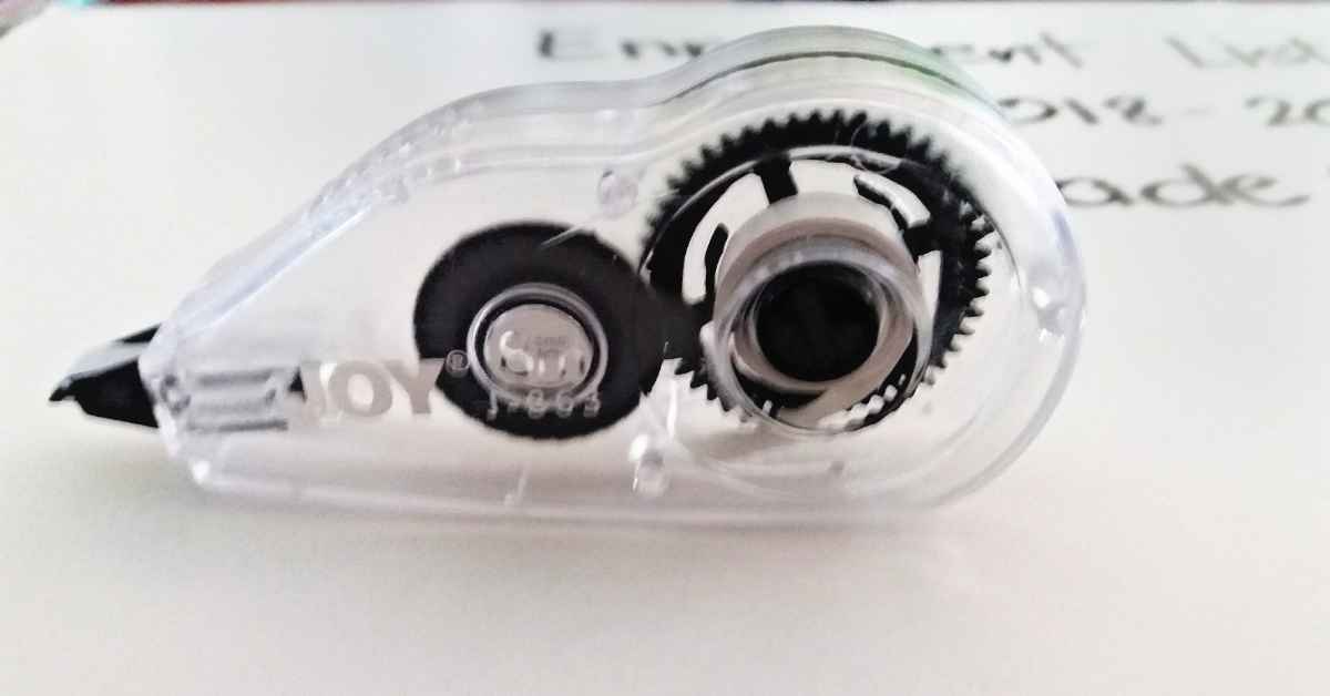 Cara Menghapus Pulpen Tanpa Tipe X dengan Correction Tape PT BPS distributor alat tulis kantor seindonesia