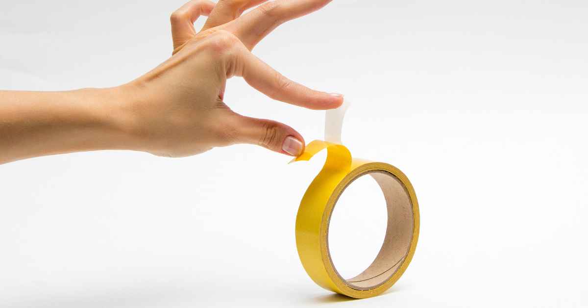 cara menghilangkan bekas double tape gunakan produk Bangkit Perkasa Sukses distributor atk nasional